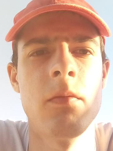 Máté, 27 éves encsi társkereső férfi profil fotója