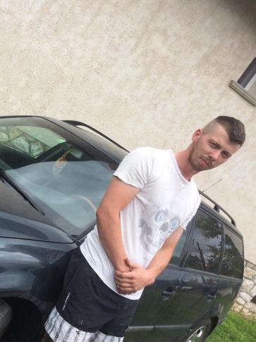 Zsolt, 34 éves győrújbaráti társkereső férfi profil fotója