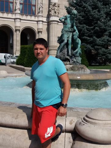Richárd, 31 éves százhalombattai társkereső férfi profil fotója