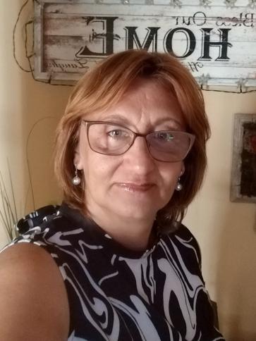 Zsuzsanna, 57 éves szigetvári társkereső nő profil fotója Zsuzsanna, 57 éves szigetvári társkereső nő profil fotója