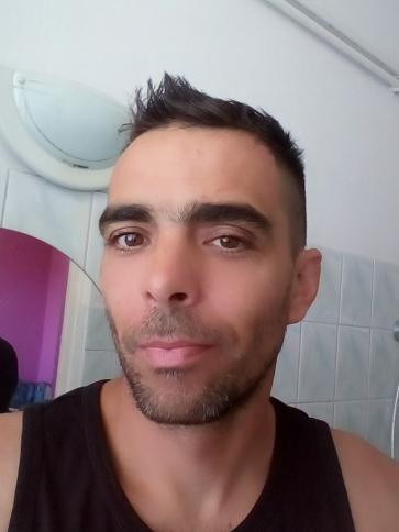 Csaba, 48 éves dorogi társkereső férfi profil fotója
