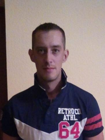Gábor, 33 éves újhartyáni társkereső férfi profil fotója