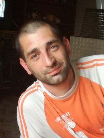 Lajos, 41 éves csongrádi társkereső férfi profil fotója Lajos, 41 éves csongrádi társkereső férfi profil fotója