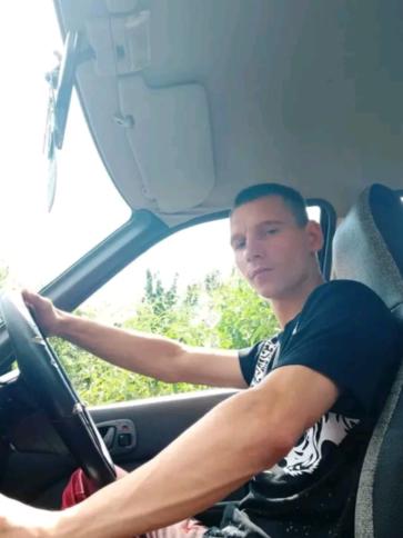 István, 31 éves ózdi társkereső férfi profil fotója