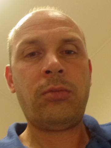 Levente, 49 éves szentmártonkátai társkereső férfi profil fotója