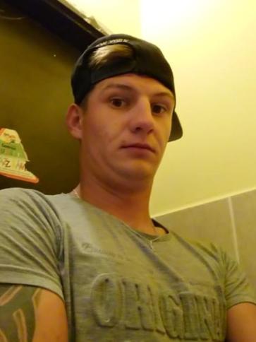 László, 27 éves dági társkereső férfi profil fotója