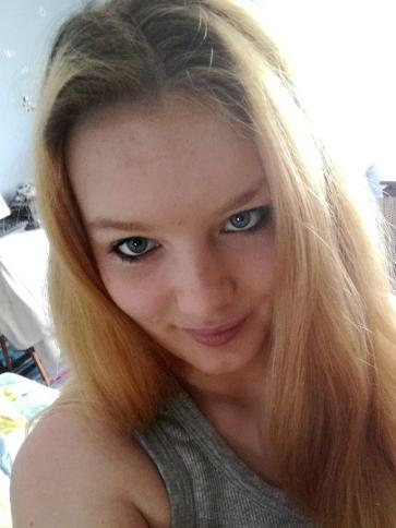 Szandi, 25 éves ceglédi társkereső nő profil fotója