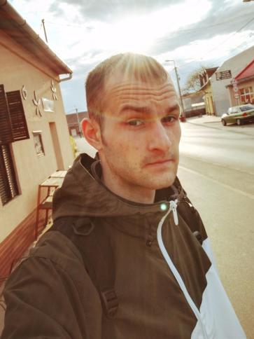 Miklos, 28 éves hajdúsámsoni társkereső férfi profil fotója