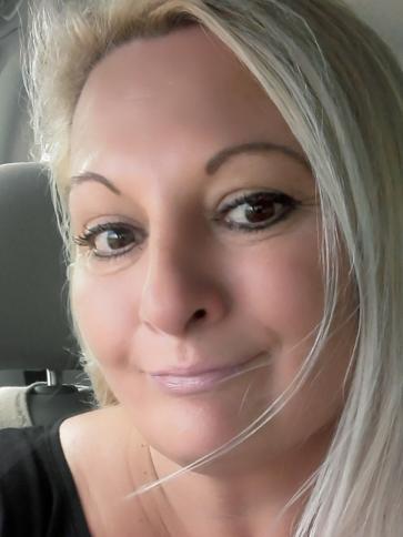 Kata, 35 éves székesfehérvári társkereső nő profil fotója