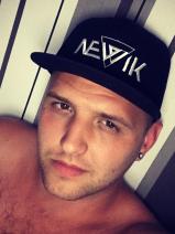 Sziasztok! Patrik vagyok. Online péteri randizni vágyó nők kattinsatok a kedvenc gombra.