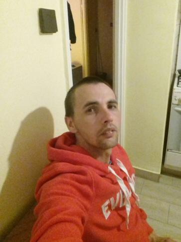 Attila, 39 éves tiszafüredi társkereső férfi profil fotója