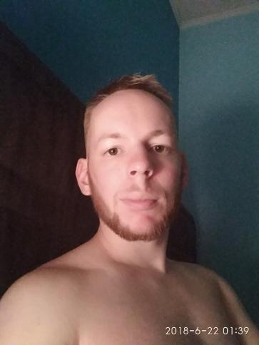 Attila, 31 éves ecseri társkereső férfi profil fotója