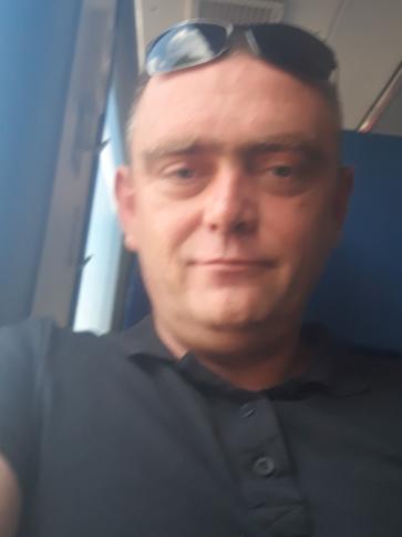Peter, 47 éves váci társkereső férfi profil fotója Peter, 47 éves váci társkereső férfi profil fotója