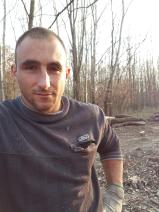Sziasztok! Sándor vagyok. Komoly alsónyéki párkereső nők jelentkezését várom.
