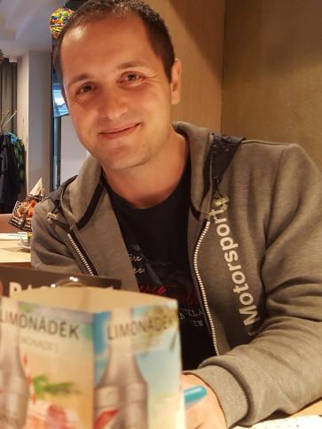 Zoli, 41 éves sárvári társkereső férfi profil fotója