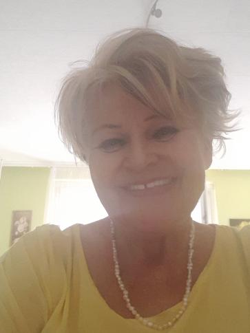 Edithe, 67 éves ózdi társkereső nő profil fotója Edithe, 67 éves ózdi társkereső nő profil fotója