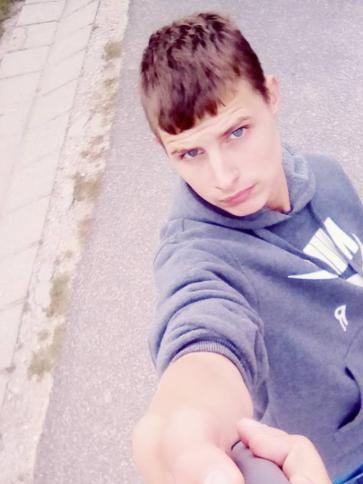 Ricsi, 25 éves somogyszobi társkereső férfi profil fotója