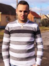Sziasztok! Béla vagyok. Online sellyei randizni vágyó nők kattinsatok a kedvenc gombra.