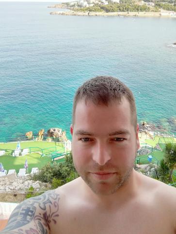 Péter, 38 éves szentesi társkereső férfi profil fotója