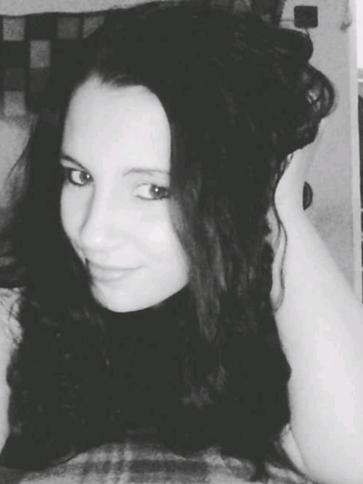 Szabina, 28 éves szolnoki társkereső nő profil fotója