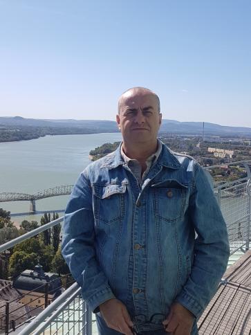 Tomi, 63 éves mosonmagyaróvári társkereső férfi profil fotója