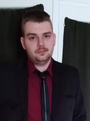 Bence, 28 éves császártöltési társkereső férfi profil fotója