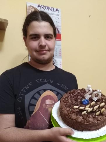 Viktor, 26 éves monori társkereső férfi profil fotója