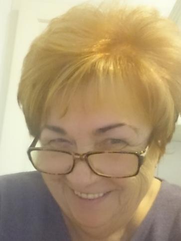 Manyi, 75 éves solti társkereső nő profil fotója