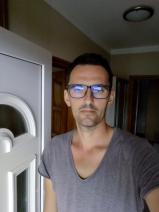 Sziasztok! Attila vagyok. Komoly maklári párkereső nők jelentkezését várom.