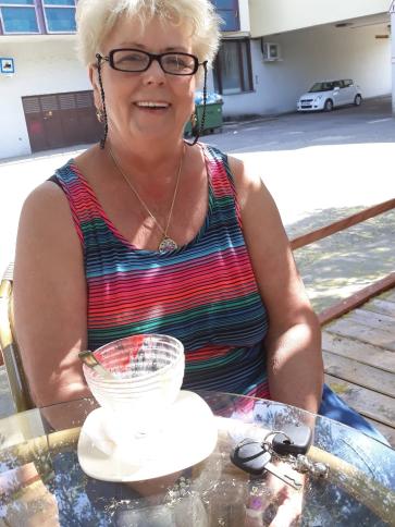 Csilla, 70 éves salgótarjáni társkereső nő profil fotója