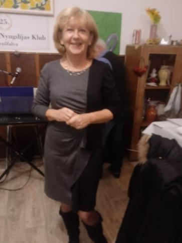 Éva, 68 éves mezőfalvai társkereső nő profil fotója