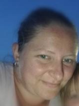 Sziasztok! Marietta vagyok. Komoly újhartyáni társkereső férfiak jelentkezését várom.