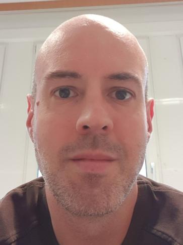 Péter, 46 éves alibánfai társkereső férfi profil fotója