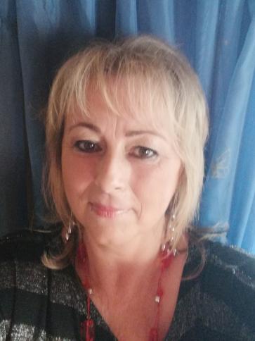 Erika, 55 éves tápiószecsői társkereső nő profil fotója Erika, 55 éves tápiószecsői társkereső nő profil fotója