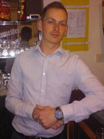 Zsolt, 39 éves fonyódi társkereső férfi profil fotója Zsolt, 39 éves fonyódi társkereső férfi profil fotója