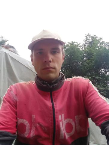 Robi, 31 éves abonyi társkereső férfi profil fotója