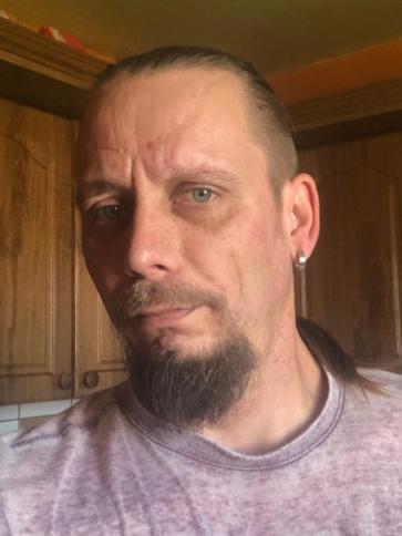 Imre, 44 éves mádi társkereső férfi profil fotója