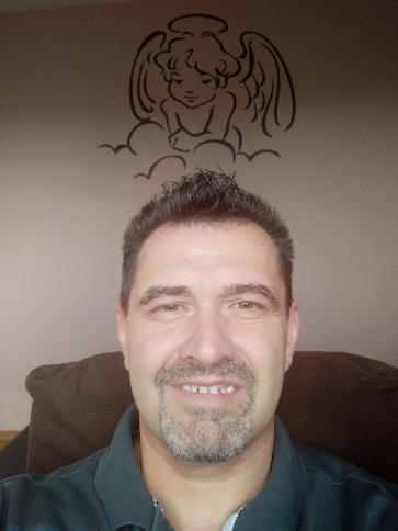 Viktor, 59 éves dunaújvárosi társkereső férfi profil fotója