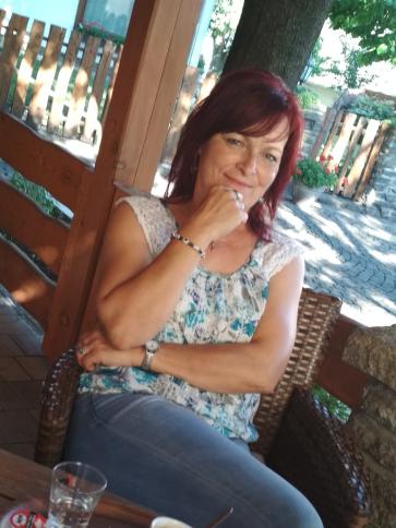 Léna, 59 éves pétfürdői társkereső nő profil fotója