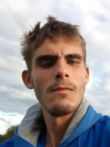 Patrik, 25 éves nemesládonyi társkereső férfi profil fotója