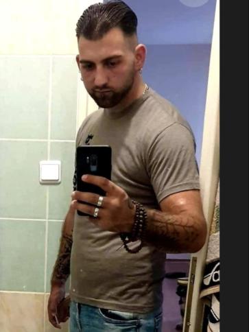 Kristóf, 28 éves zirci társkereső férfi profil fotója