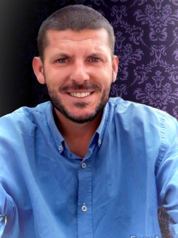 László, 44 éves abádszalóki társkereső férfi profil fotója