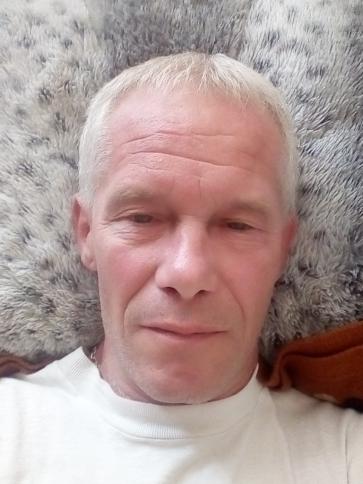 Gyula, 62 éves esztergomi társkereső férfi profil fotója Gyula, 62 éves esztergomi társkereső férfi profil fotója