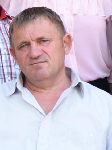 Mihály, 61 éves balmazújvárosi társkereső férfi profil fotója
