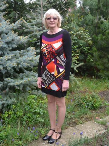 Karmen, 62 éves romániai társkereső nő profil fotója Karmen, 62 éves romániai társkereső nő profil fotója