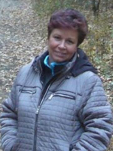Csilla, 54 éves móri társkereső nő profil fotója
