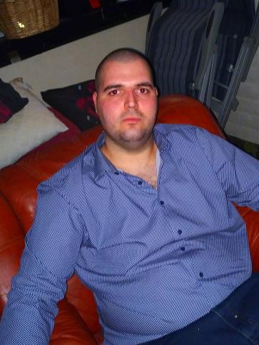 Alex, 32 éves komlói társkereső férfi profil fotója
