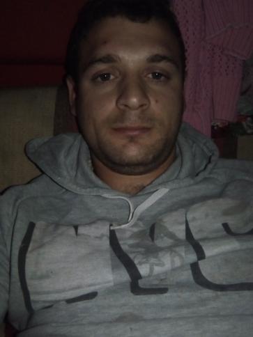Attila, 33 éves tataházai társkereső férfi profil fotója