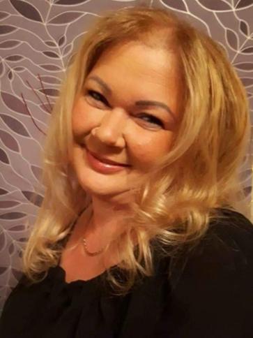 Emike, 55 éves hajdúszoboszlói társkereső nő profil fotója Emike, 55 éves hajdúszoboszlói társkereső nő profil fotója