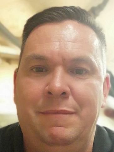 Attila, 53 éves romániai társkereső férfi profil fotója Attila, 53 éves romániai társkereső férfi profil fotója